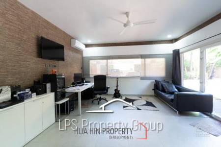 Modified 3 or 4 Bed, Quality Pool Villa