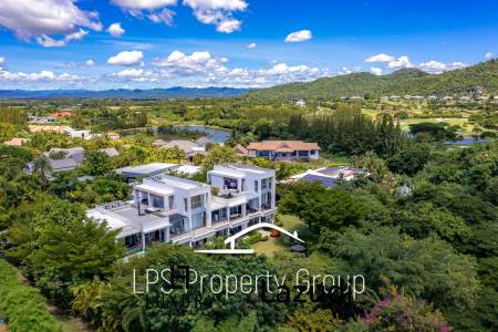 Baan Ing Phu: Luxury Condo Close To Black Mountain