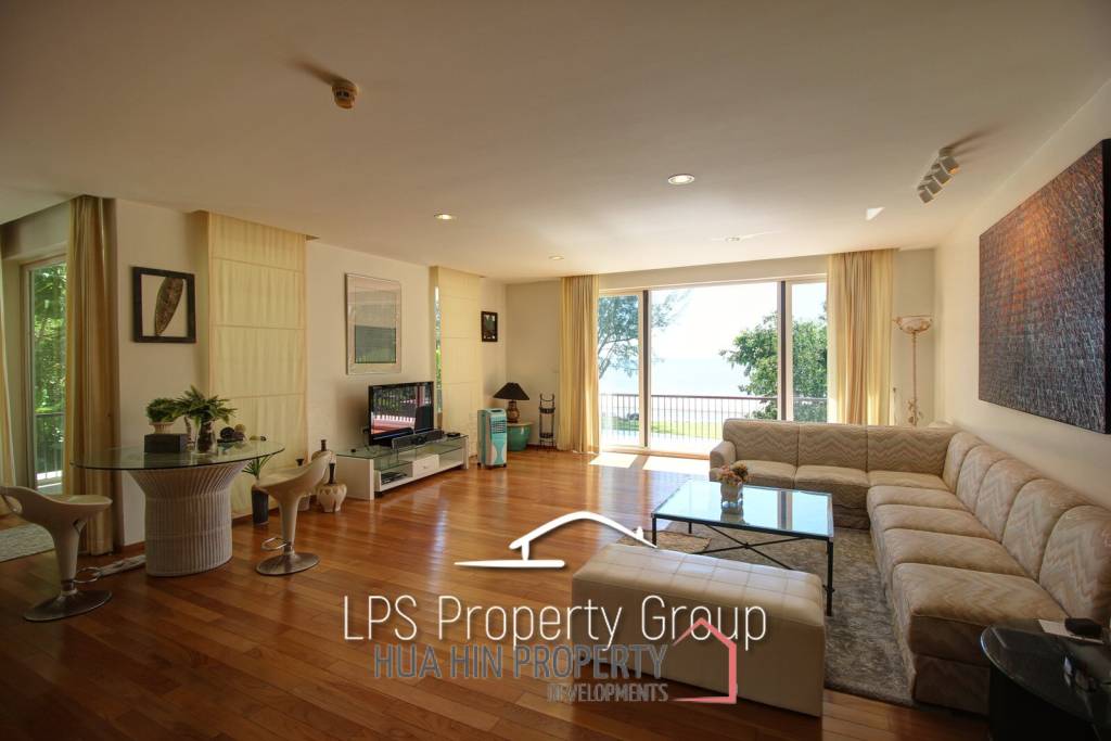 Amazing 4 Bed, Absolute Beachfront Condo in Khoa Tao