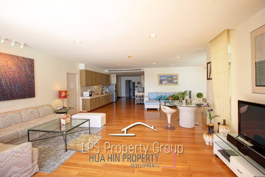 Amazing 4 Bed, Absolute Beachfront Condo in Khoa Tao