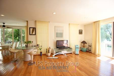 Amazing 4 Bed, Absolute Beachfront Condo in Khoa Tao
