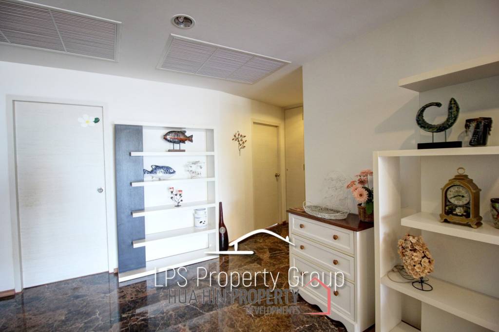 Amazing 4 Bed, Absolute Beachfront Condo in Khoa Tao