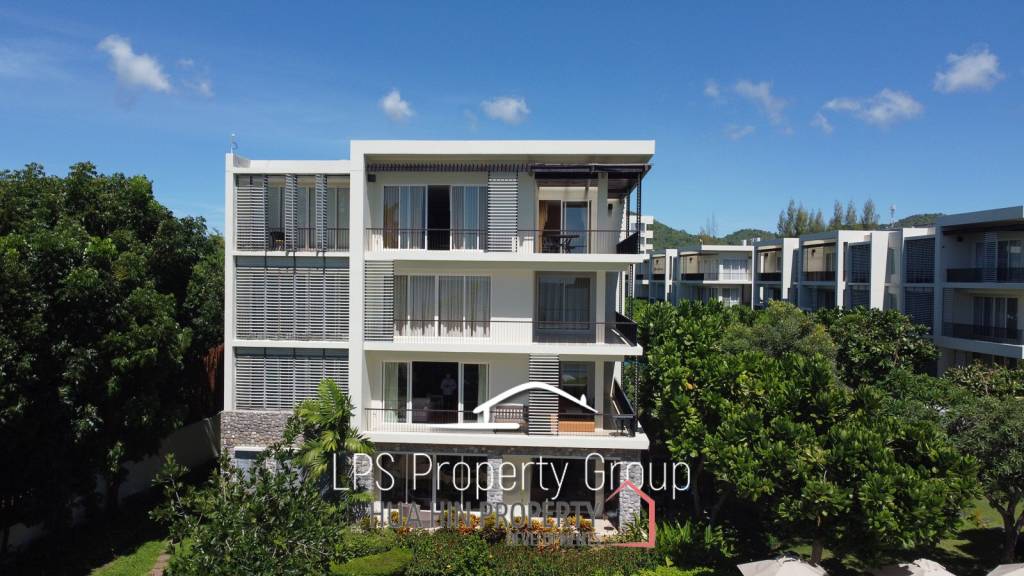 Amazing 4 Bed, Absolute Beachfront Condo in Khoa Tao