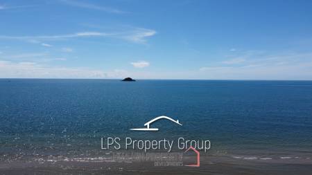 Amazing 4 Bed, Absolute Beachfront Condo in Khoa Tao