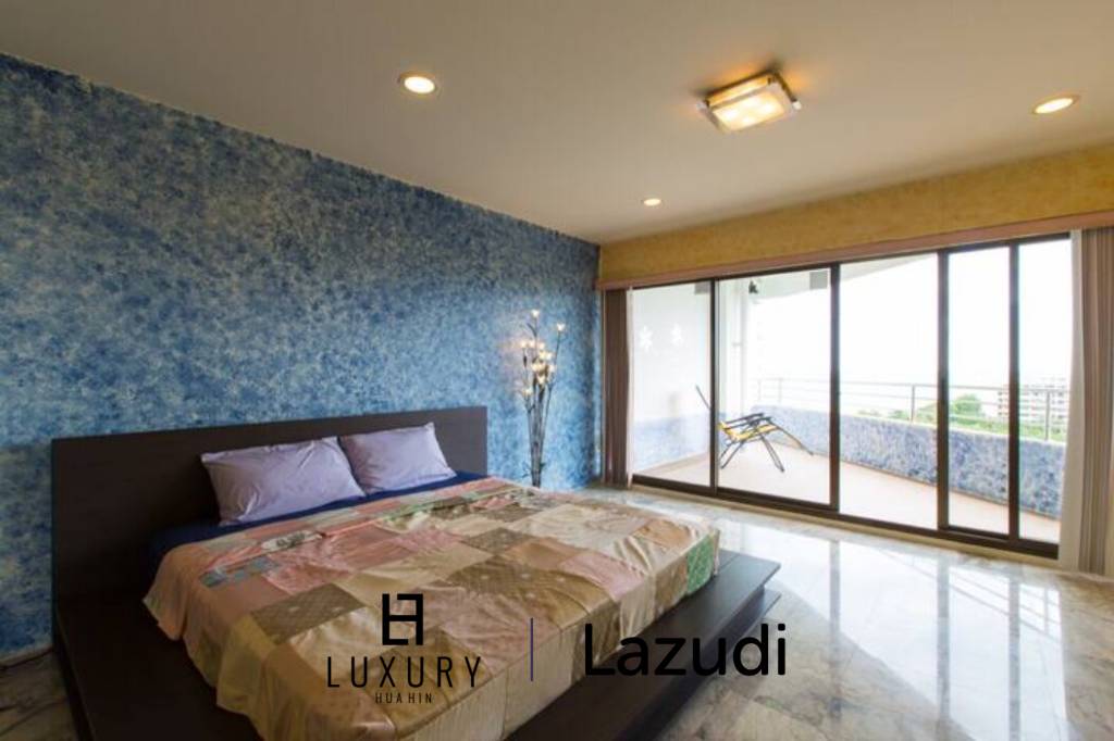 Large 1 Bed Condo with Sea Views to the North of town