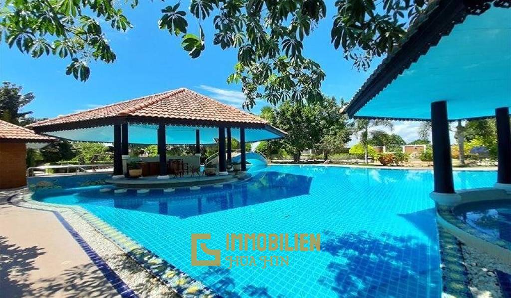 Stunning 11 Bed Mansion in West Hua Hin