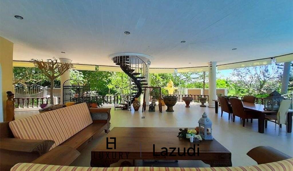 Stunning 11 Bed Mansion in West Hua Hin