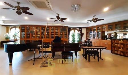 Stunning 11 Bed Mansion in West Hua Hin