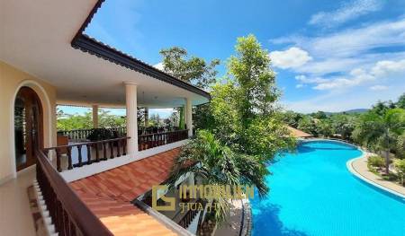 Stunning 11 Bed Mansion in West Hua Hin