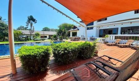 Stunning 9 Bed Villa for Sale at Palm Hills Golf Course & Residence