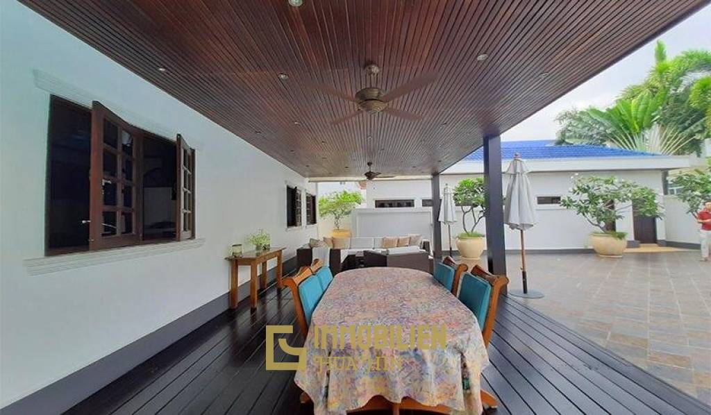 5 Schlafzimmer Pool Villa im Zentrum von Hua Hin