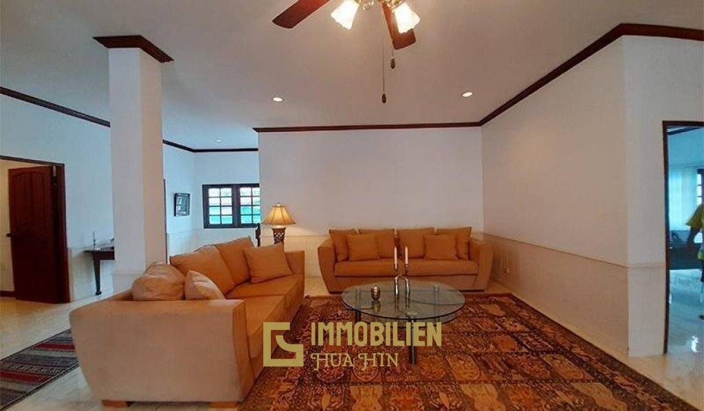 5 Schlafzimmer Pool Villa im Zentrum von Hua Hin