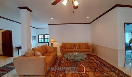 5 Bedroom Pool Villa in Central Hua Hin