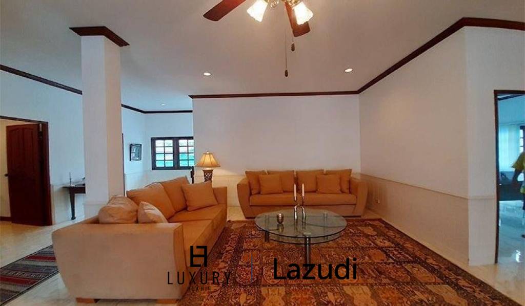 5 Bedroom Pool Villa in Central Hua Hin