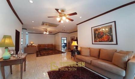 5 Schlafzimmer Pool Villa im Zentrum von Hua Hin