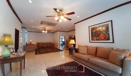 5 Bedroom Pool Villa in Central Hua Hin