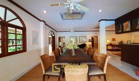 5 Schlafzimmer Pool Villa im Zentrum von Hua Hin