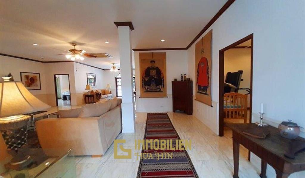 5 Schlafzimmer Pool Villa im Zentrum von Hua Hin