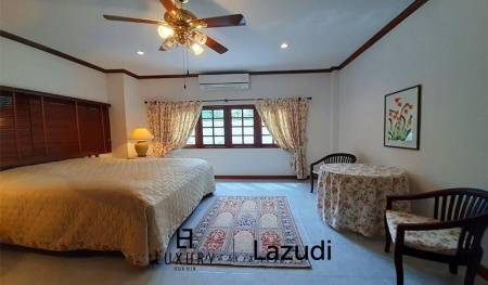 5 Bedroom Pool Villa in Central Hua Hin