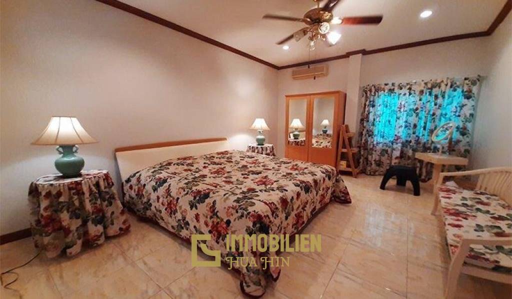 5 Schlafzimmer Pool Villa im Zentrum von Hua Hin