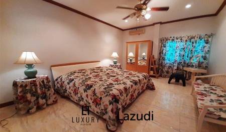 5 Bedroom Pool Villa in Central Hua Hin