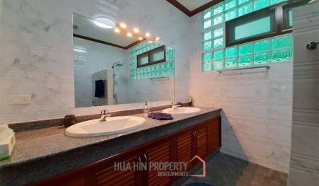 5 Bedroom Pool Villa in Central Hua Hin