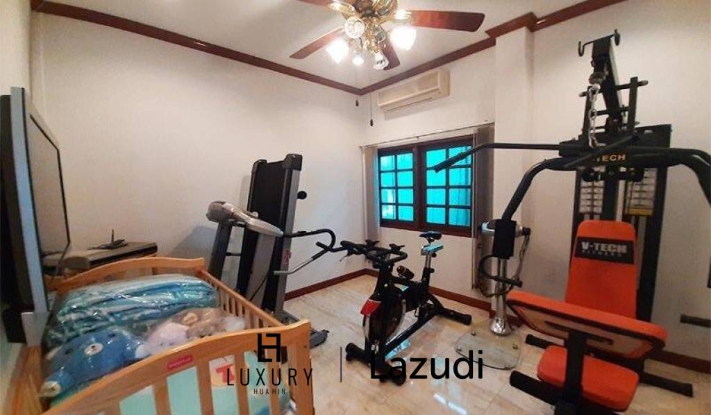 5 Bedroom Pool Villa in Central Hua Hin