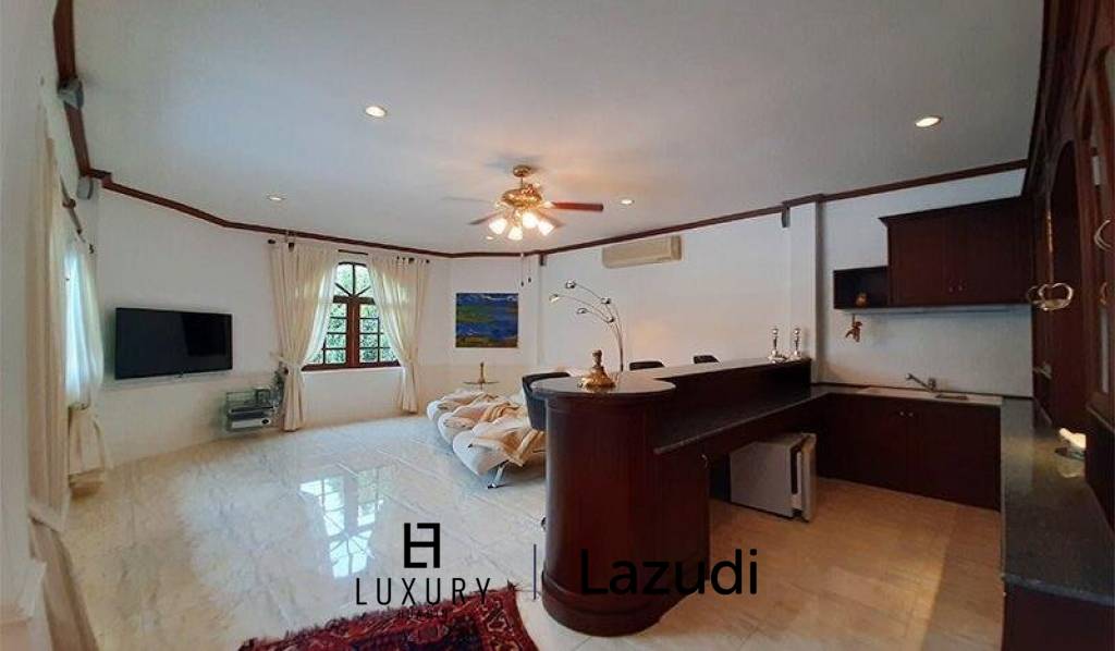 5 Bedroom Pool Villa in Central Hua Hin