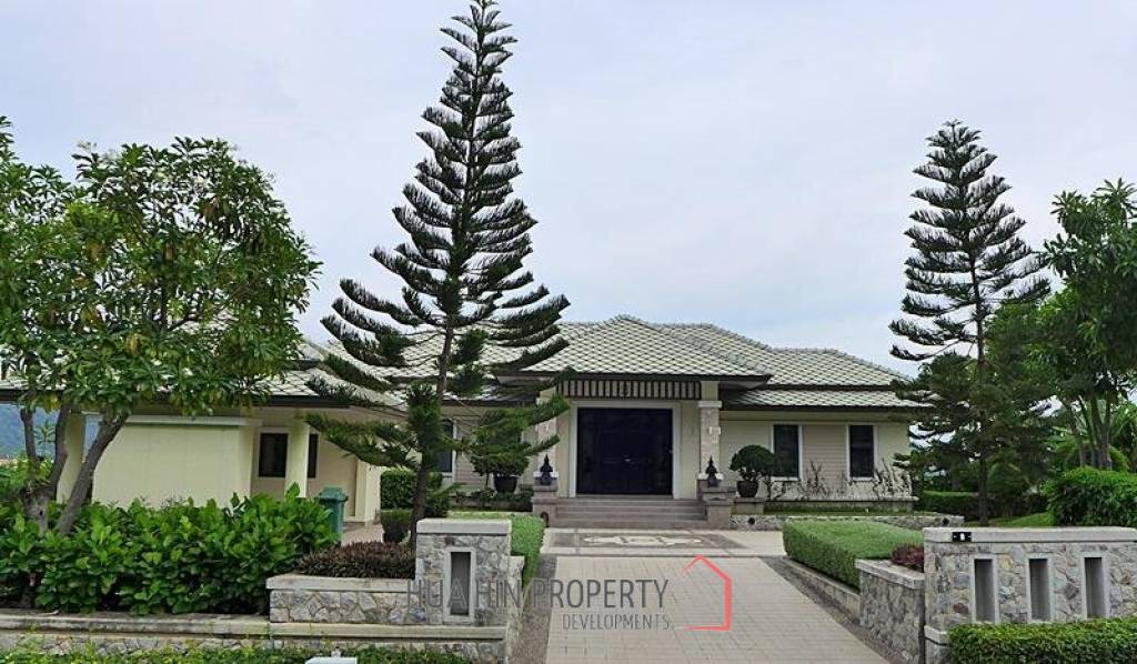 Beautiful Mansion for Sale on the Prestigious Black Mountain Golf Course