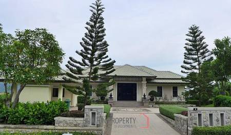 Beautiful Mansion for Sale on the Prestigious Black Mountain Golf Course