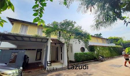 Villa for Sale near Bluport Shopping Mall