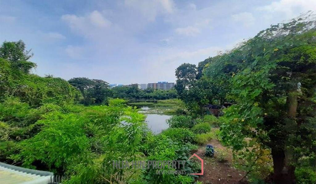 Villa for Sale near Bluport Shopping Mall
