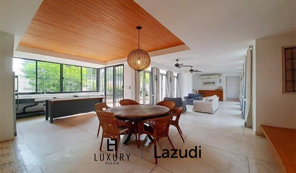 Villa for Sale near Bluport Shopping Mall