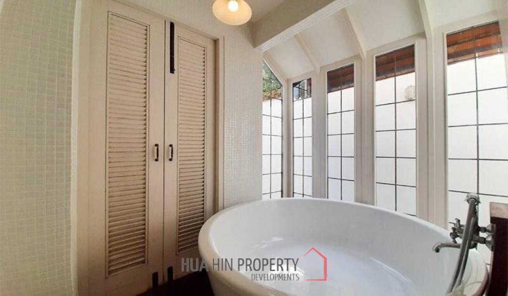 Villa for Sale near Bluport Shopping Mall