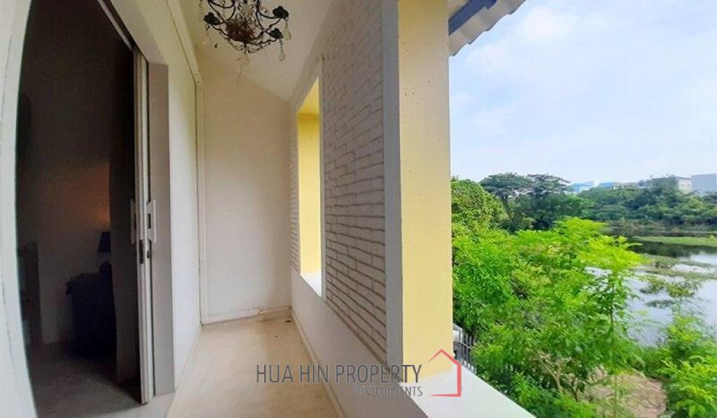 Villa for Sale near Bluport Shopping Mall