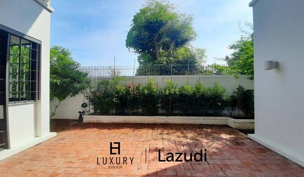 Villa for Sale near Bluport Shopping Mall