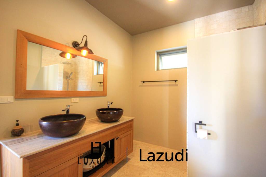 Дом 738 кв.м. 5 Кровать 