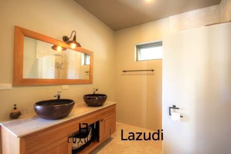 Дом 738 кв.м. 5 Кровать 