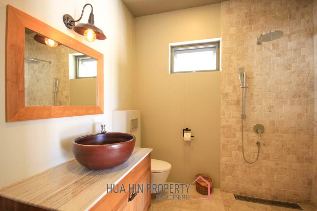 5 Bed, 2 Storey House in Central Hua Hin