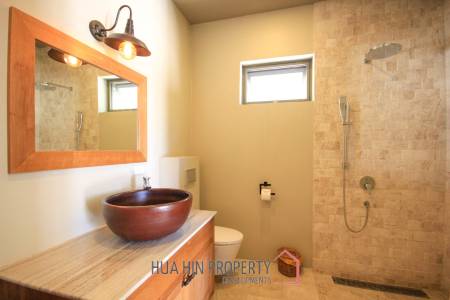5 Bed, 2 Storey House in Central Hua Hin