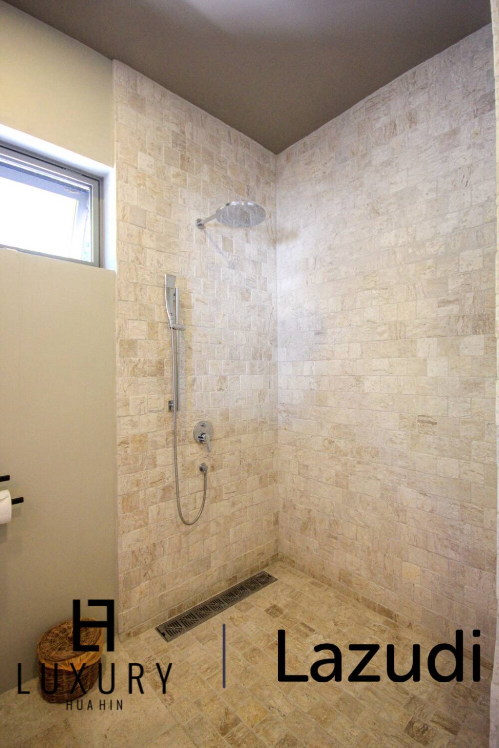 Дом 738 кв.м. 5 Кровать 