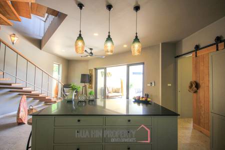5 Bed, 2 Storey House in Central Hua Hin