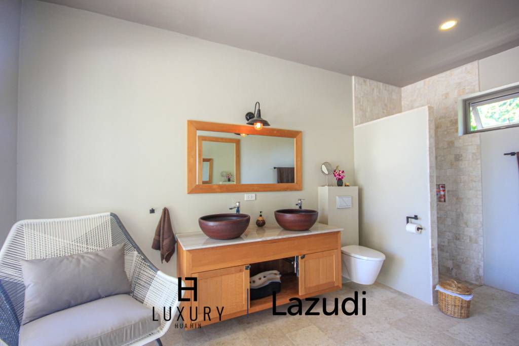 Дом 738 кв.м. 5 Кровать 