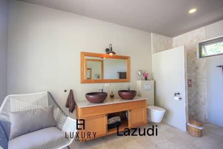 Дом 738 кв.м. 5 Кровать 