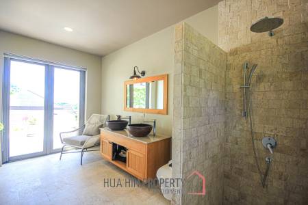 5 Bed, 2 Storey House in Central Hua Hin