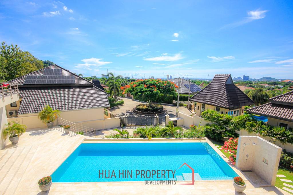 5 Bed, 2 Storey House in Central Hua Hin