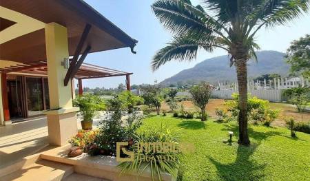 1,060 qm 3 Bett Haus Für Verkauf