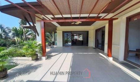 Luxurious Pool Villa in Countryside Surroundings