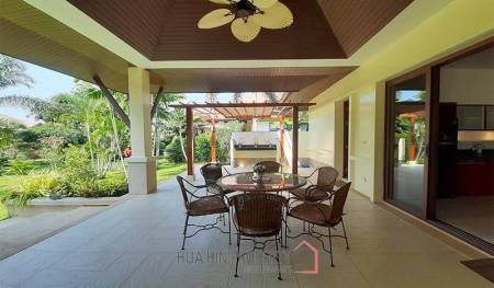 Luxurious Pool Villa in Countryside Surroundings