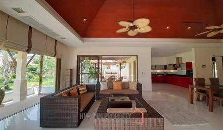 Luxurious Pool Villa in Countryside Surroundings